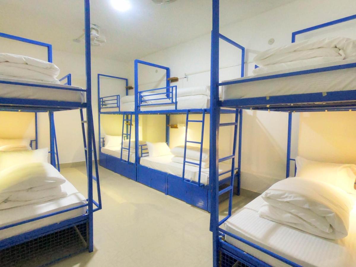 Live Free Hostel Варанаси Экстерьер фото