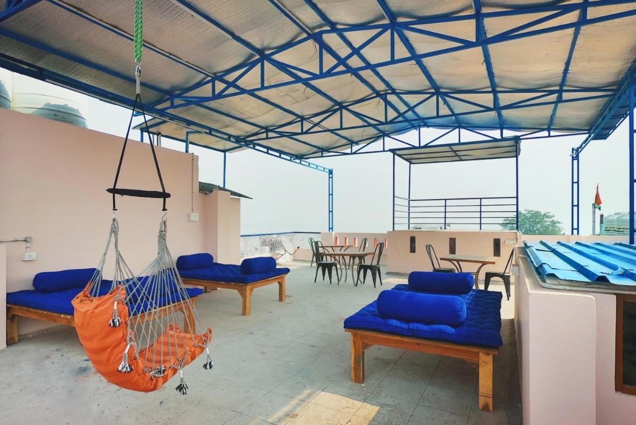 Live Free Hostel Варанаси Экстерьер фото