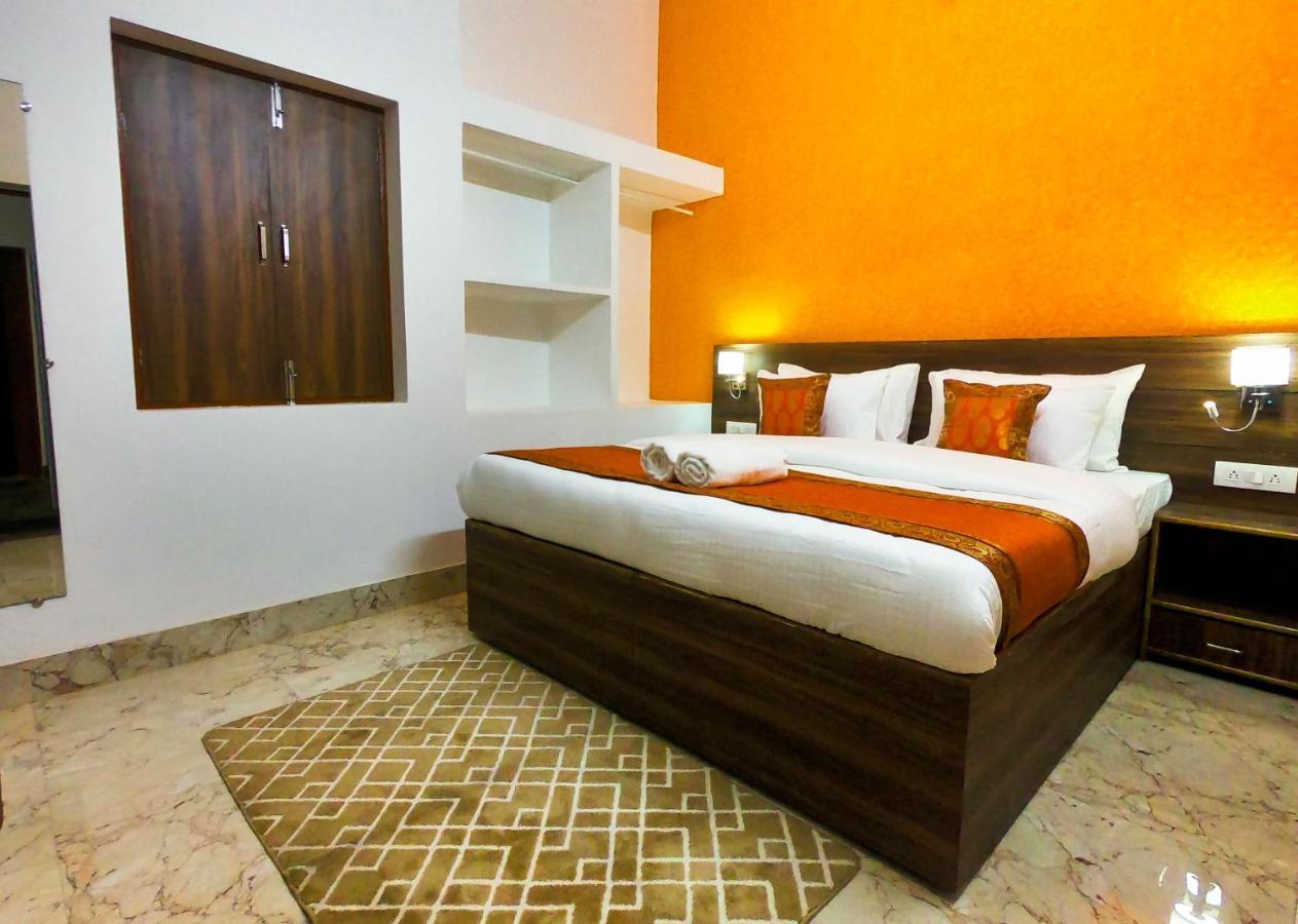 Live Free Hostel Варанаси Экстерьер фото